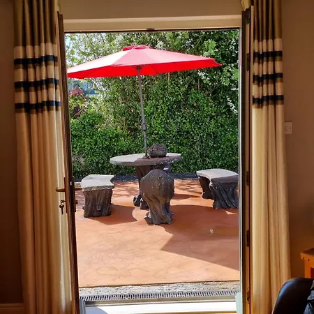 Holiday home Pebble Dash House Raheens